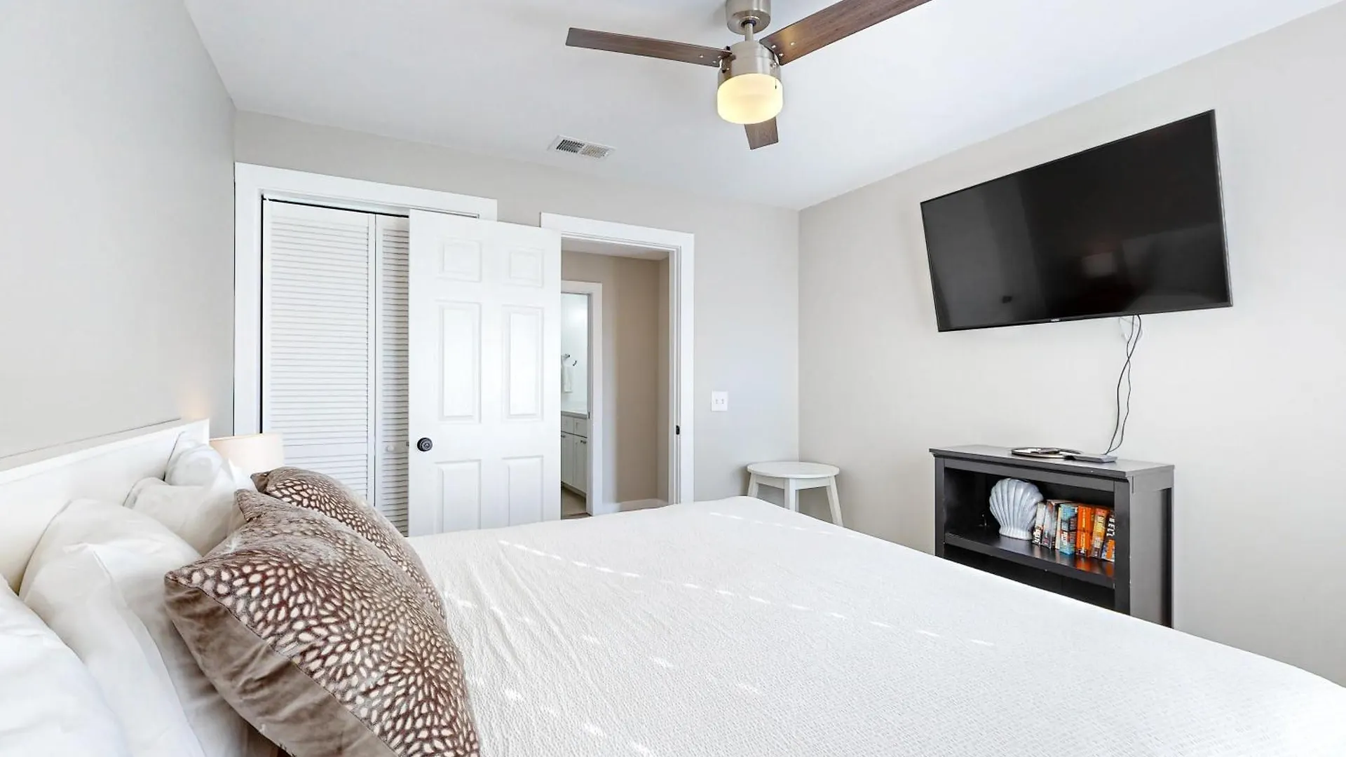 The Inn At St. Thomas Square #1304B Panama City Beach Apartment